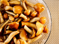 Як правильно закрити маслюки на зиму: домашній рецепт маринованих грибів