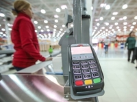 Гроші з картки можна зняти на касі супермаркету: зміни в Україні 