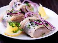 Оселедець замість таблеток: яка користь улюбленої риби 