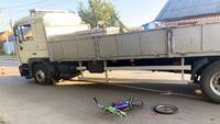 На Рівненщині вантажівка збила 5-річного велосипедиста. Дитина померла у реанімації (ФОТО)