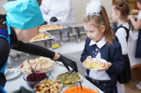 Вартість шкільного харчування на Рівненщині хочуть зробити однаковою для всіх шкіл 