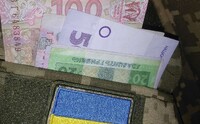Більше, ніж на початку року: Скільки українців донатять на ЗСУ з кожної зарплати