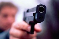 У Запоріжжі підлітки зі зброєю намагалися пограбувати три магазини (ВІДЕО)