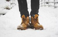 Як захистити своє взуття від дощу, сльоти і снігу: головні поради експертів