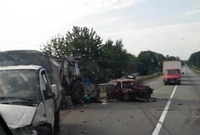 Легковик розтрощило на Рівненщині (ФОТО)