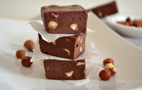 Десерт буде готовий за десять хвилин: домашній шоколад за цим рецептом просто розтане в роті