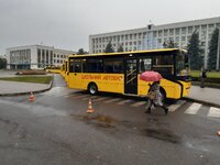 Як на Рівненщині використовують шкільні автобуси, доки діти вдома