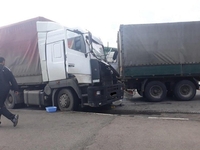 На Рівненщині зіткнулися вантажівки (ФОТО)