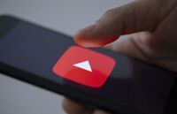 Google зробила безкоштовною класну функцію YouTube-Premium