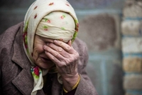 Обманули й пограбували: на Рівненщині шукають нападників, які мало не вбили пенсіонерку (ФОТО)