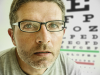 Які проблеми з зором можуть бути ознакою раку