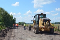 Розбиту дорогу розпочали ремонтувати на Рівненщині (ФОТО)

