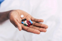 Якщо в аптеці нема ваших ліків: названо аналоги життєво важливих препаратів