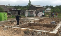 Багатодітному кіборгу-погорільцю з Березнівщини почали зводити дім