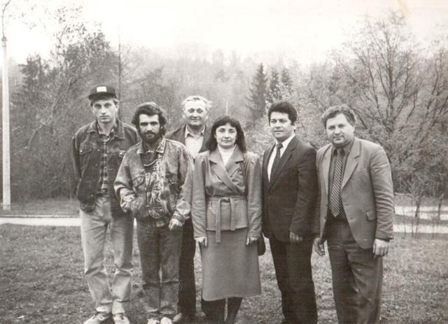 Крайній зліва - Олег Павлюк - нинішній директор Рівненського Зоопарку (фото з архіву зоопарку)