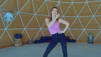 Танцюємо та худнемо: ідеальне тренування на 15 хв від якого ви отримаєте задоволення (ВІДЕО)