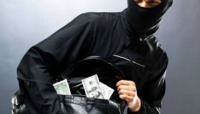 Побили та відібрали барсетку з грошима: молодики з Дубна пограбували мешканця сусідньої області