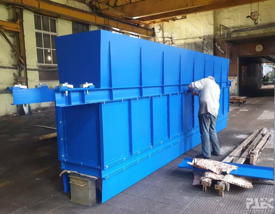 Відвантаження бункера – складової фільтрпресу для контейнерування шламу
