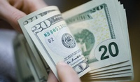 Вперше за сім років: долар підходить до рекордної позначки