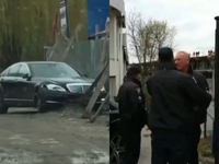 Водій на Мерседесі, який таранив стадіон і кіоски, «не впорався з керуванням», — поліція (ВІДЕО)