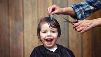 Позбавляє їх щастя? Чи можна матері стригти волосся своїм дітям? 