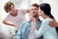 Мама чи конкурентка: Сім давніх прикмет про свекруху