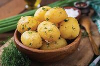 Справжня розкіш: В Україні вражають ціни на молоду картоплю