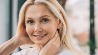 Це найкращі варіанти для жінок 50+: які стрижки омолоджують (ФОТО)