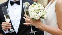 Ці 5 речей принесуть біди та нещастя: що не можна дарувати на весілля? 