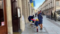 Нові виплати для українців у Польщі. Мами з дітьми отримають 1900 злотих
