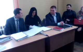 фото з зали суду у справі Думановського