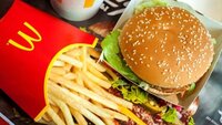 Кацапи подорого продають залишки їжі з McDonald’s і навіть порожню тару (ФОТО)