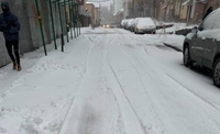 Мешканці Рівного скаржаться на нерозчищені від снігу дороги. Що каже влада міста? (ФОТО)