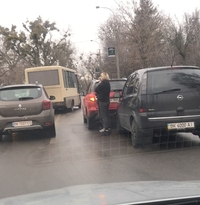 «Дві блондинки на кросоверах» потрапили у ДТП на Чорновола (ФОТО)