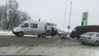 Неподалік «Fozzy» у Рівному з буса випав вантаж (ФОТО)