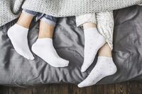 Спати краще в шкарпетках: пояснення вчених вас точно здивує