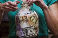 П'ять домашніх схованок для грошей, які притягують бідність: народні прикмети