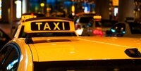 Єдине місто в Україні, де таксі працює в комендантську годину, розповіло, куди їдуть люди 