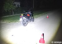 Дитину забрали без свідомості: на півночі Рівненщини мотоцикліст збив 9-річну дівчинку (ФОТО)