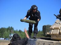 Запасів забракло: росіяни вивозять боєприпаси з картопляної республіки (РБ)