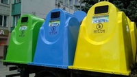 Що роблять із пластиком зі сміттєвих контейнерів у Рівному (ФОТО)