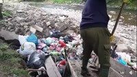 «Такий приказ… Лісгоспу»: Як викидають конями сміття біля легендарного озера Синевир (ВІДЕО)