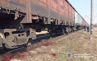 Чоловік кинувся під потяг на Рівненщині