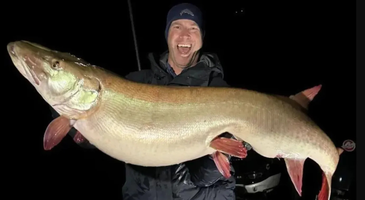 На фото -  Арт Вестон зі щукою