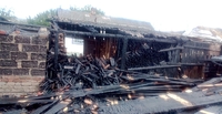 Рятувальники ліквідовували пожежу, яка поширилася відразу на два господарства (ФОТО)
