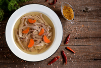 Секрет ідеально прозорого холодцю: 2 найпоширеніші проблеми, які можуть виникнути з його приготуванням (РЕЦЕПТ)