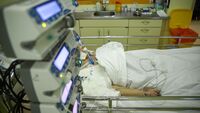 Сотні інфікованих і смерті - щодня: медики Рівненщини готові відкривати додаткові ковідні лікарні