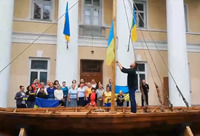 Український прапор замайорів над драккаром у Рівному (ВІДЕО)