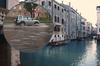 Вулиці перетворилися на канали Венеції: міста на Рівненщині затопила потужна злива (ВІДЕО)