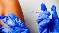 Кому НЕ можна вакцинуватися від коронавірусу
